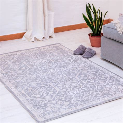 An antique style rug with the addition of modern shades, the Victoria ...