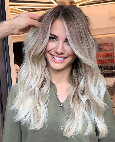 10 Weibliche lange Frisur mit Farbtrend | GenderCalculation.Com | Long hair color, Balayage hair ...