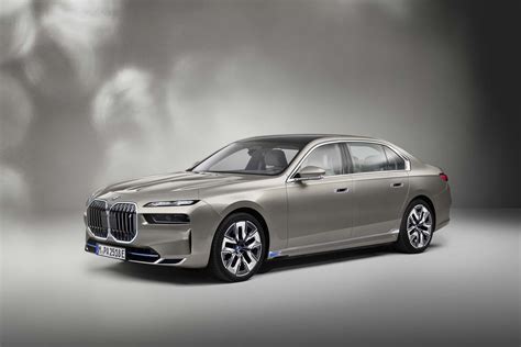 Preview: 2023 BMW i7 luxury electric sedan promises 536 hp, 300 miles of range