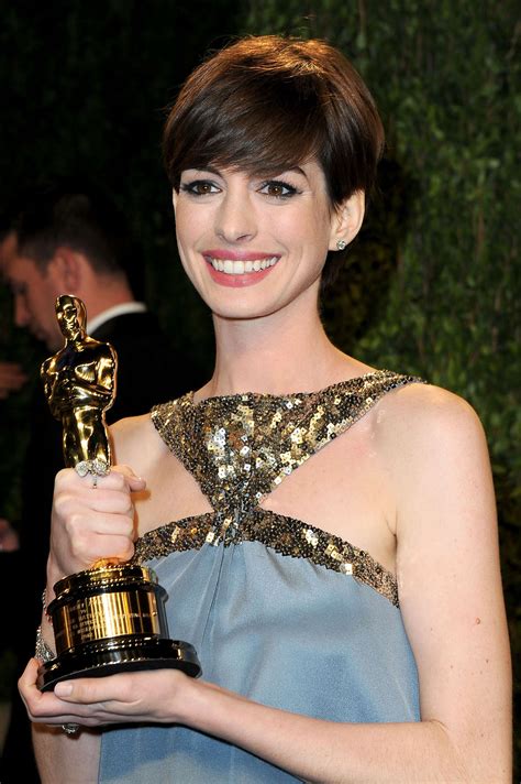 Anne Hathaway - Oscar 2013 - Vanity Fair Party -10 | GotCeleb