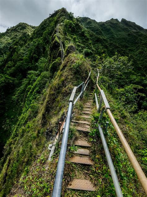 Navigating The Stairway To Heaven: Exploring The Iconic Trail Of Oahu ...