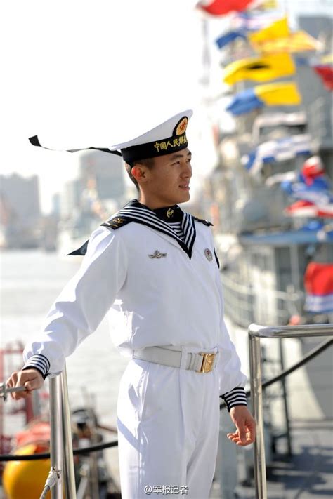 Chinese navy soldiers put on new uniform- China.org.cn