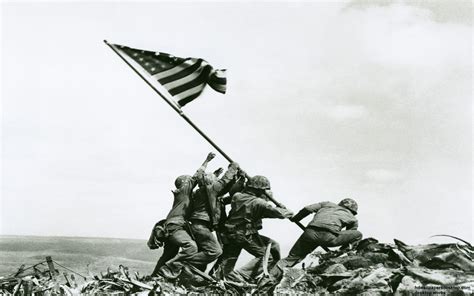 Raising the Flag on Iwo Jima Wallpaper, Joe Rosenthal Photography | Foto, Fotografia, Batalla de ...