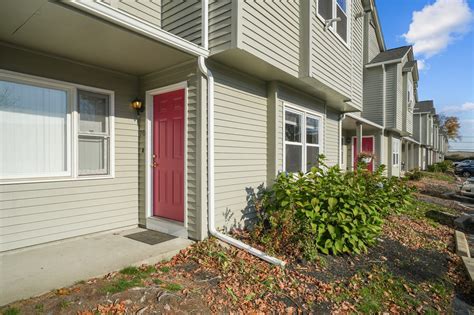 10 East St #303, Cranston, RI 02920 - MLS 1347101 - Coldwell Banker