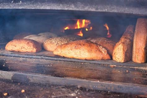 The Pros and Cons of Woodfire Oven for Bread Baking – The Bread Guide: The ultimate source for ...