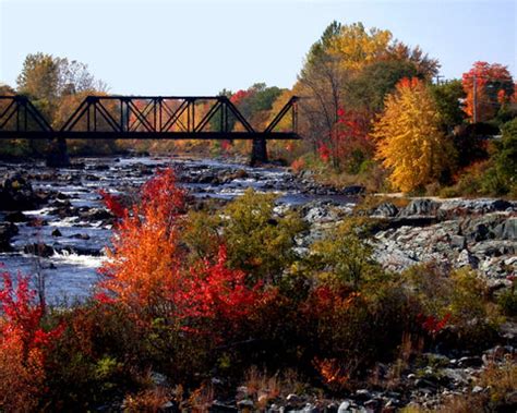 Fall Foliage | Central Maine Leaf Peeping Tour with a Visit to Bates M – Bates Mill Store