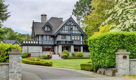 $2 million heritage mansion in Victoria shows striking contrast in real estate prices - BC ...