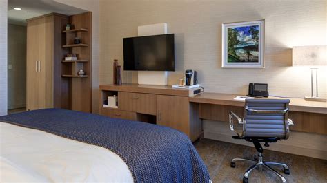 Superior King Guestroom in Durham, NC | JB Duke Hotel