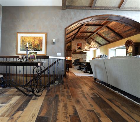 Distressed Hardwood Flooring: 9 Design Ideas with a Cozy Distressed Look