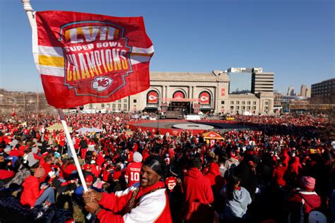 Shooting Confirmed at Kansas City Chiefs Super Bowl Parade - Parade