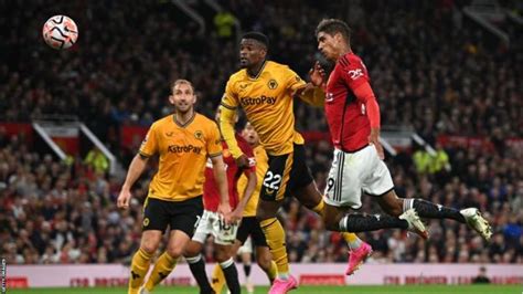 Manchester United 1-0 Wolverhampton Wanderers: Raphael Varane heads ...