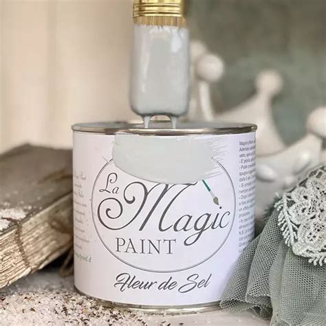 Magic Paint "Fleur de Sel" color, the perfect shade for your antiquing!