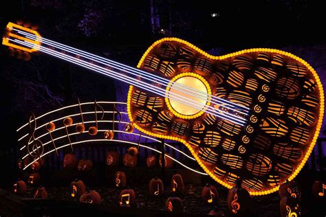 Dollywood's Harvest Festival Is the Ultimate Autumn Theme Park Experience