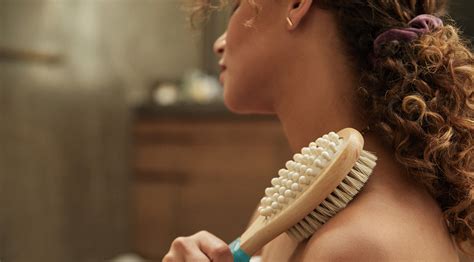 How to Dry Brush the Right Way—And Why You Should Do It