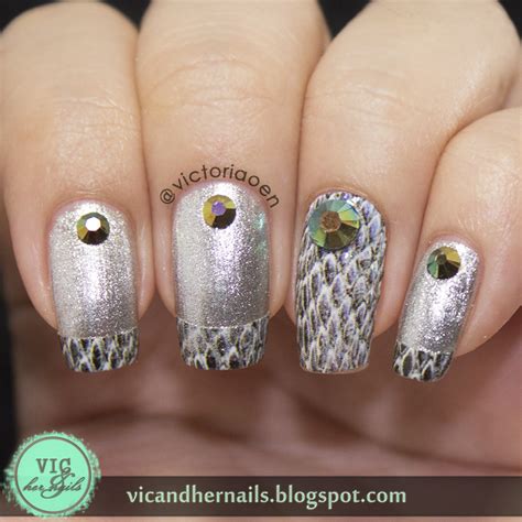 Vic and Her Nails: OMG Nail Strips Review (Viper Snake Print)