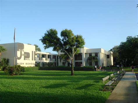 Pope John Paul II High School in Boca Raton, Florida image - Free stock photo - Public Domain ...