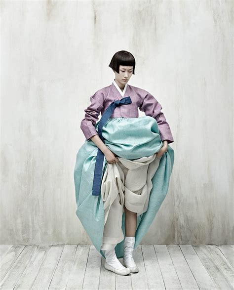 Red Baiduri: Kim Kyung Soo : Full Moon Story Korean Hanbok