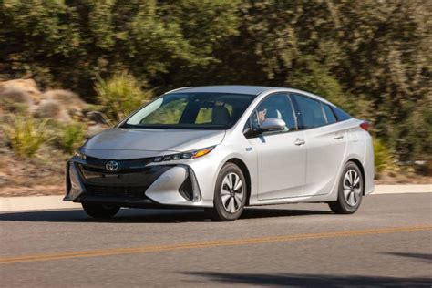 Is the 2017 Toyota Prius Prime the best Prius ever? [Video] - The Fast ...