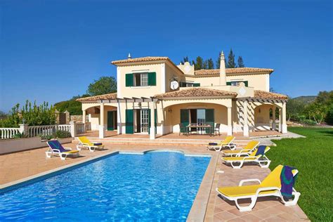 Villa Gomes Villa, Algarve, Portugal - Sleeps 6 - Vintage Travel