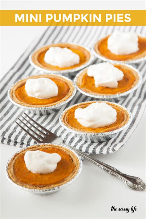 Super Easy Mini Pumpkin Pies - thesassylife