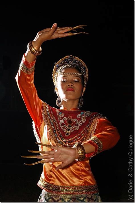 Pre hispanic visayan noble costumes showcased at asean summit in ...