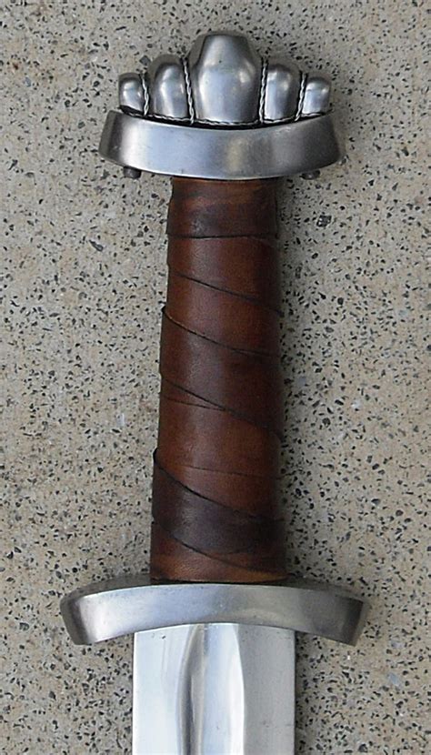 AH6963F 5 lobed Viking sword hilt | Western Leathercraft