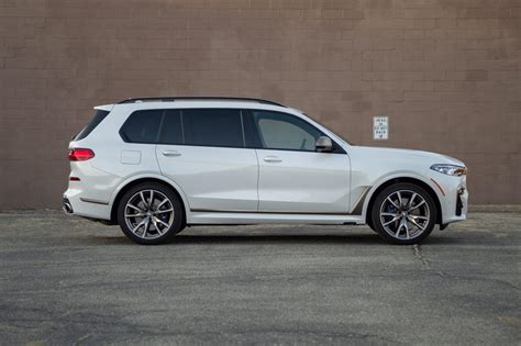 2020 BMW X7 M50i is ready to have a blast - CNET