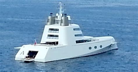 Luxury PLUS: The Giga Yacht A by Andrey Melnichenko spotted in Sorrento