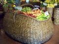 Fruit basket, gourmet market | Photo