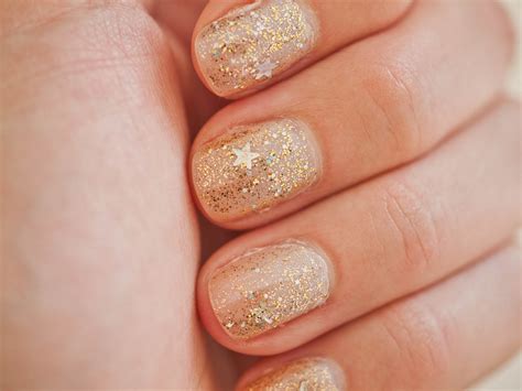 30 CLASSY GOLD GLITTERY NAIL DESIGNS..... - Godfather Style