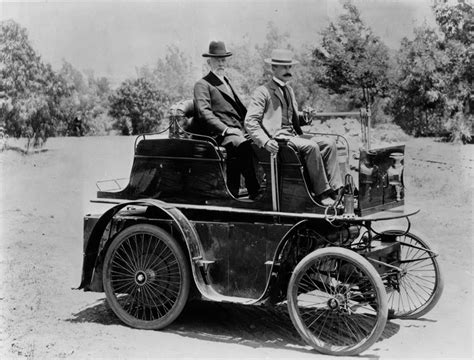 Early Automobiles – 26 Historic Vintage Photos Captured People Driving Their Cars before 1900 ...