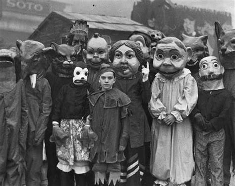 122 Vintage Halloween Costumes That Will Scare You To Death | Bored Panda