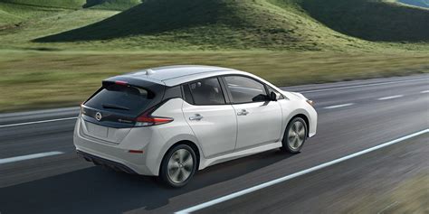 Test-Drive the 2021 Nissan LEAF in Omaha | Woodhouse Place Nissan