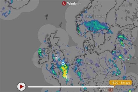 Storm tracker LIVE - everywhere thunder, lightning and rain are ...