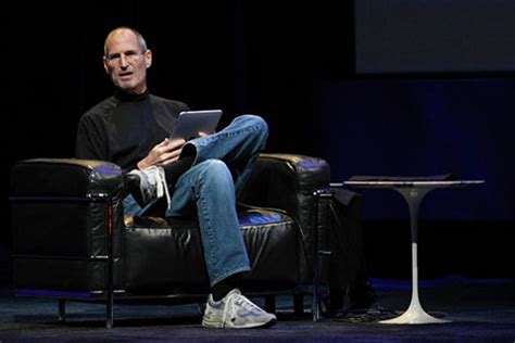 Steve Jobs, le fondateur d'Apple, en chaussures New Balance - Basket