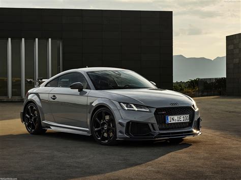 Audi TT RS Coupe Iconic Edition (2023) - pictures, information & specs