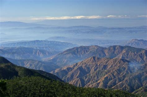 La Cordillera Central, el conjunto montañoso de mas importancia en la República Dominicana ...