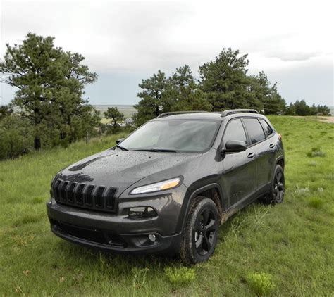 2015 Jeep Cherokee Latitude gallery | Aaron on Autos