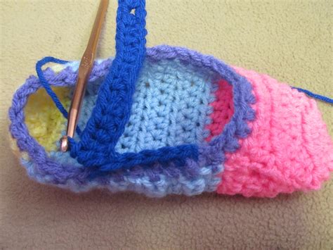 Mindless Rambles: Crochet Slipper Sock Tutorial