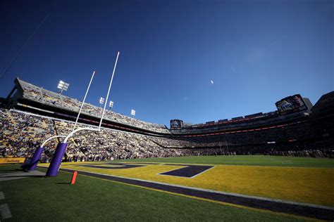 LSU vs. Tennessee Game Has Controversial Kickoff Time - The Spun