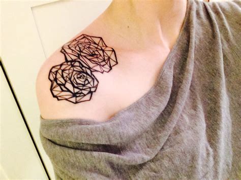 Geometric Tattoo Rose Ideas - Flawssy