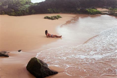 Hiking to Kauai's secluded Secret Beach - Hawaii Magazine