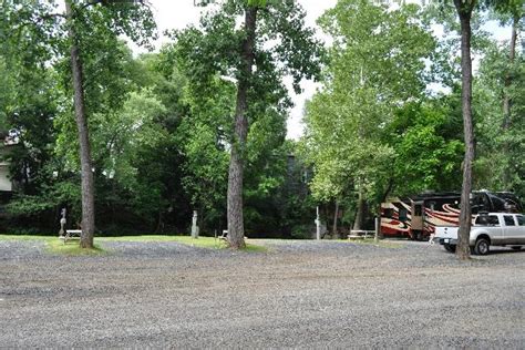 Creekside Campground - Edinburg, VA