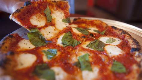 Restaurant Review: 1,000 Degree Neapolitan Pizza