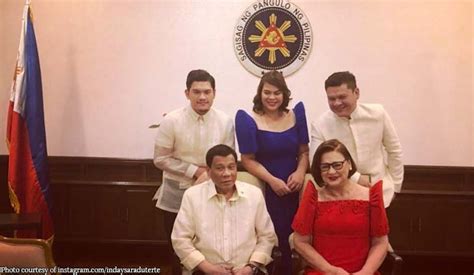 Family pic! Duterte family takes rare photo on Sona | Abogado