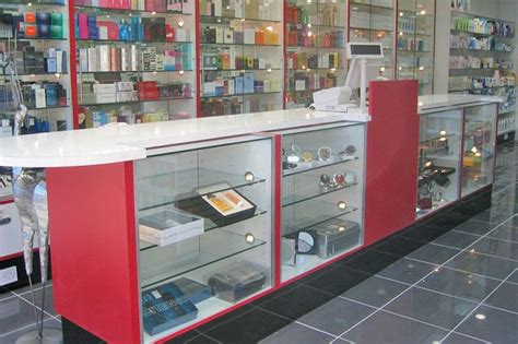 Pharmacy Counter Design | Bespoke solutions | Counter design, Shop ...