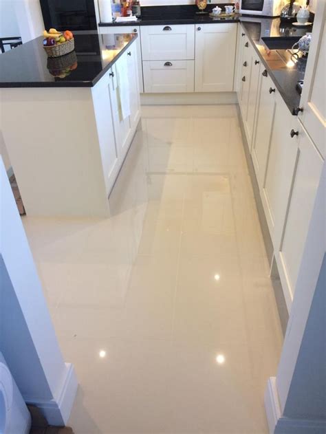 White polished porcelain floor tiles White kitchen, white shiny floor ...