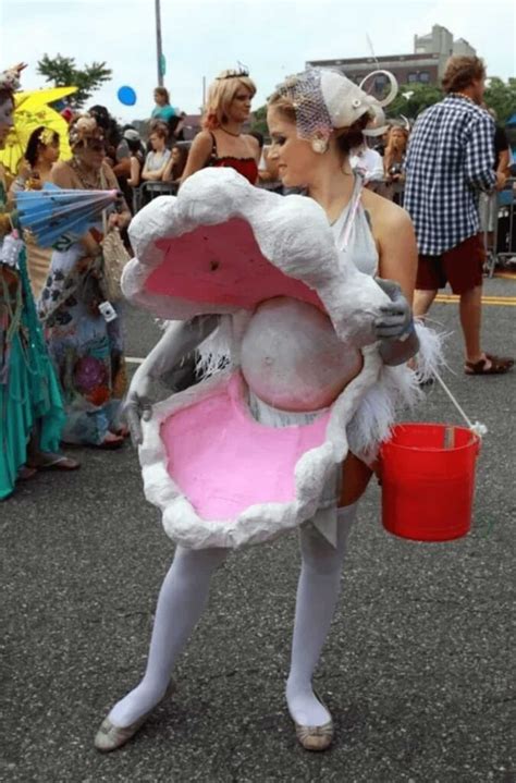 10 Super Cute Maternity Costumes For This Halloween - Page 2 of 3