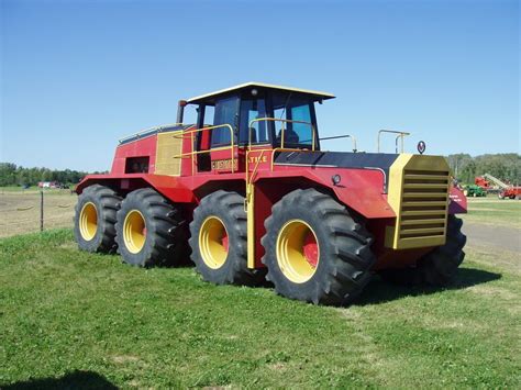 Versatile 1080 Big Roy | Tractor ... | Big tractors, Tractors, Vintage tractors