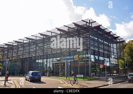 West Herts College Watford Campus Stock Photo - Alamy